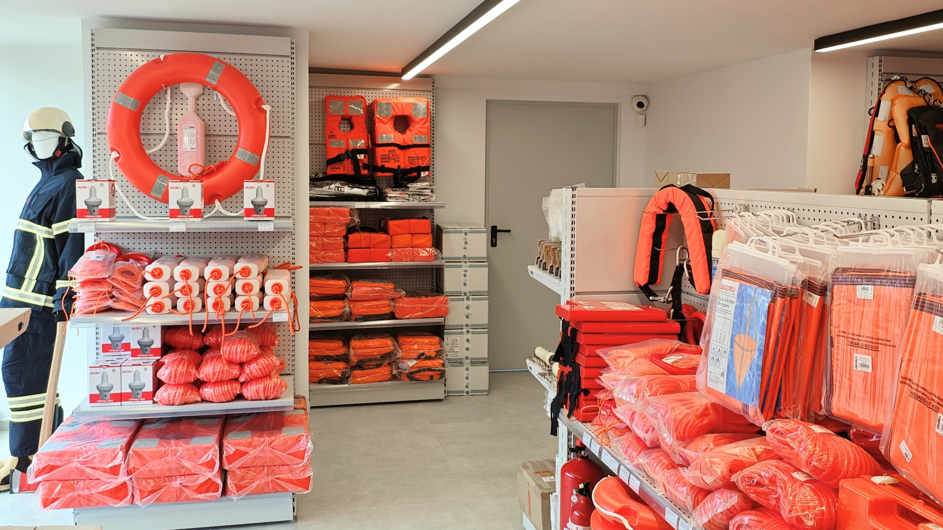 Εσωτερικό καταστήματος MARINA Stores