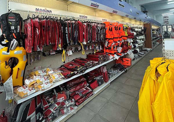 Store interior Gerakaw